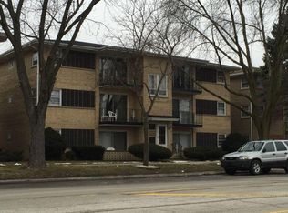 2228 S 17th Ave, Riverside, IL 60546