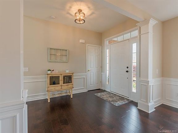 3rd image of 3930 Manor House Dr