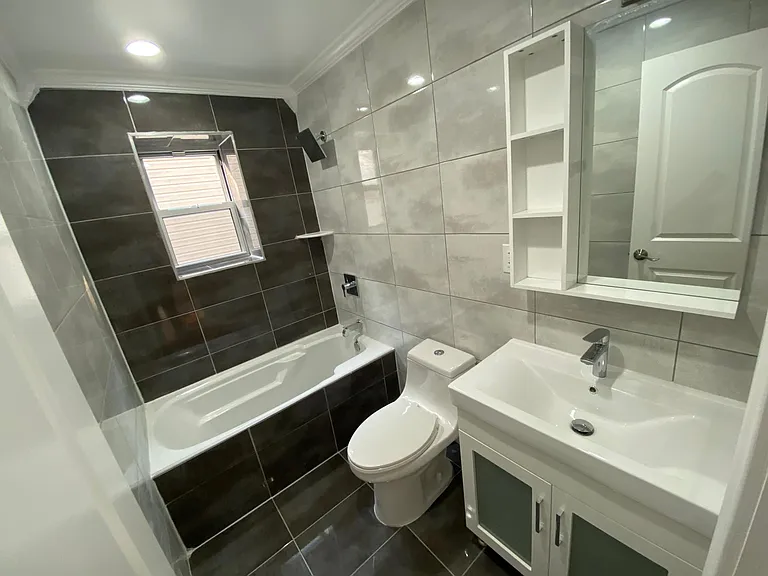 422 Saint Lawrence Ave #2 — Photo 11