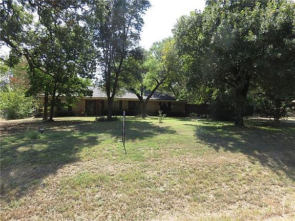2nd image of 122 Jean Ln