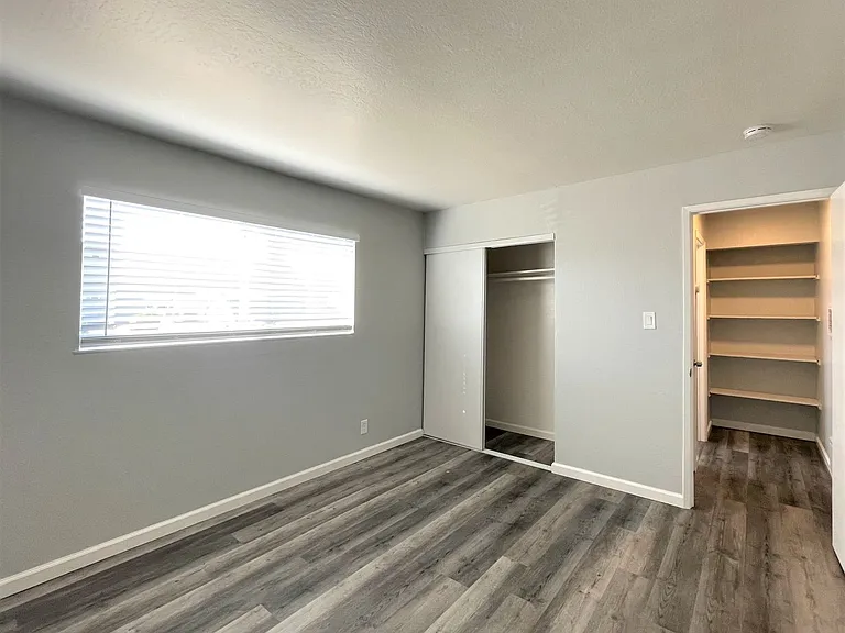 Lincoln Courtyards at 531 Glendora Avenue — Photo 15