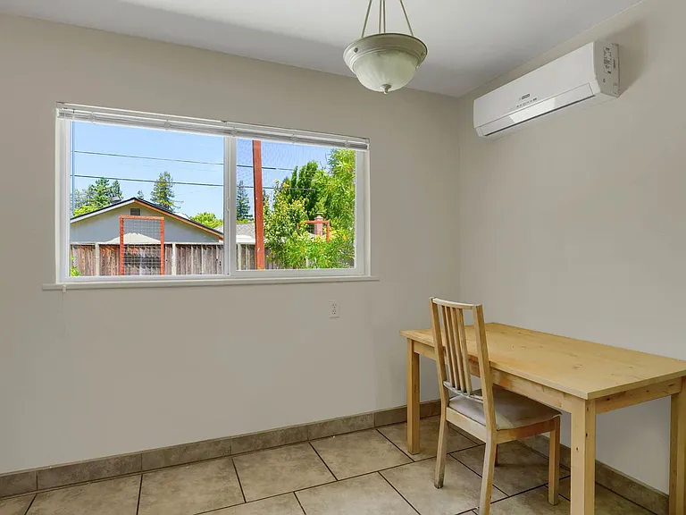 110 Paul Ave — Photo 8