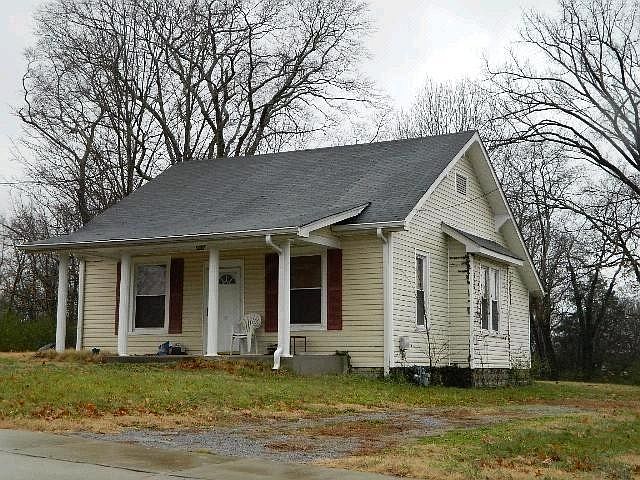 2nd image of 128 Cherry St
