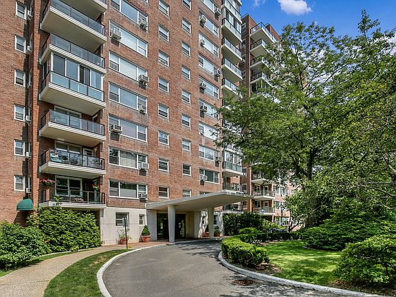 3rd image of 750 Kappock St APT 808