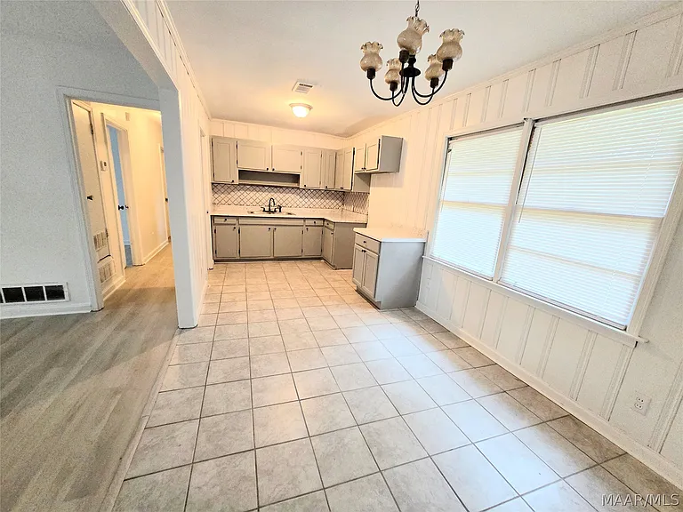 204 W Park Ave — Photo 5