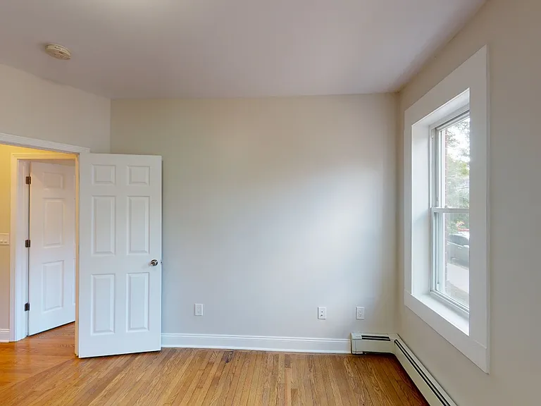 90 Bristol St #10 — Photo 13