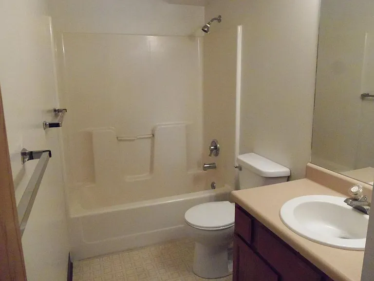 1027 H St #8 — Photo 5
