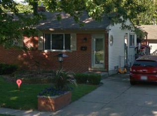 42681 Prince Dr, Sterling Heights, MI 48313