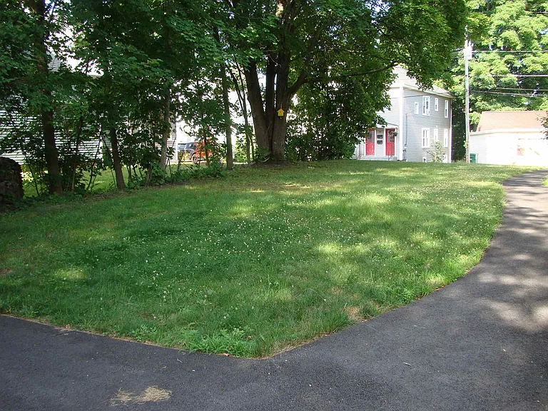 33 Norton St #1 — Photo 27