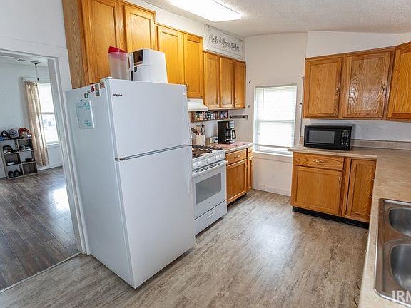 3rd image of 1002 Franklin St