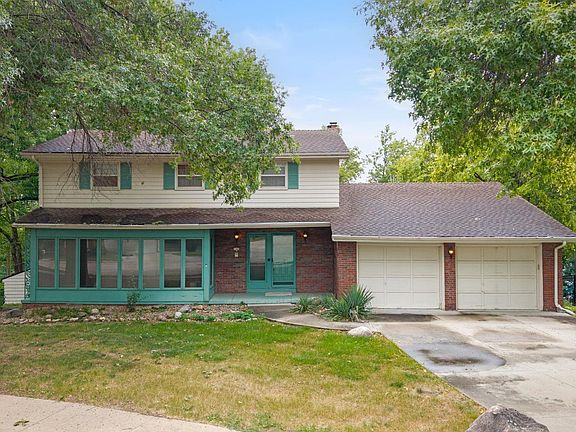 3rd image of 11424 Farnam Cir
