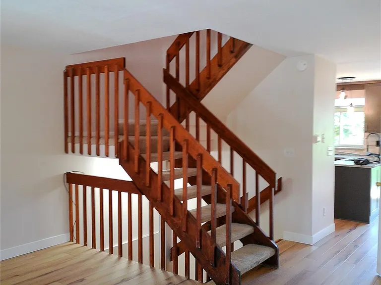 6815 Ravencrest Dr — Photo 3