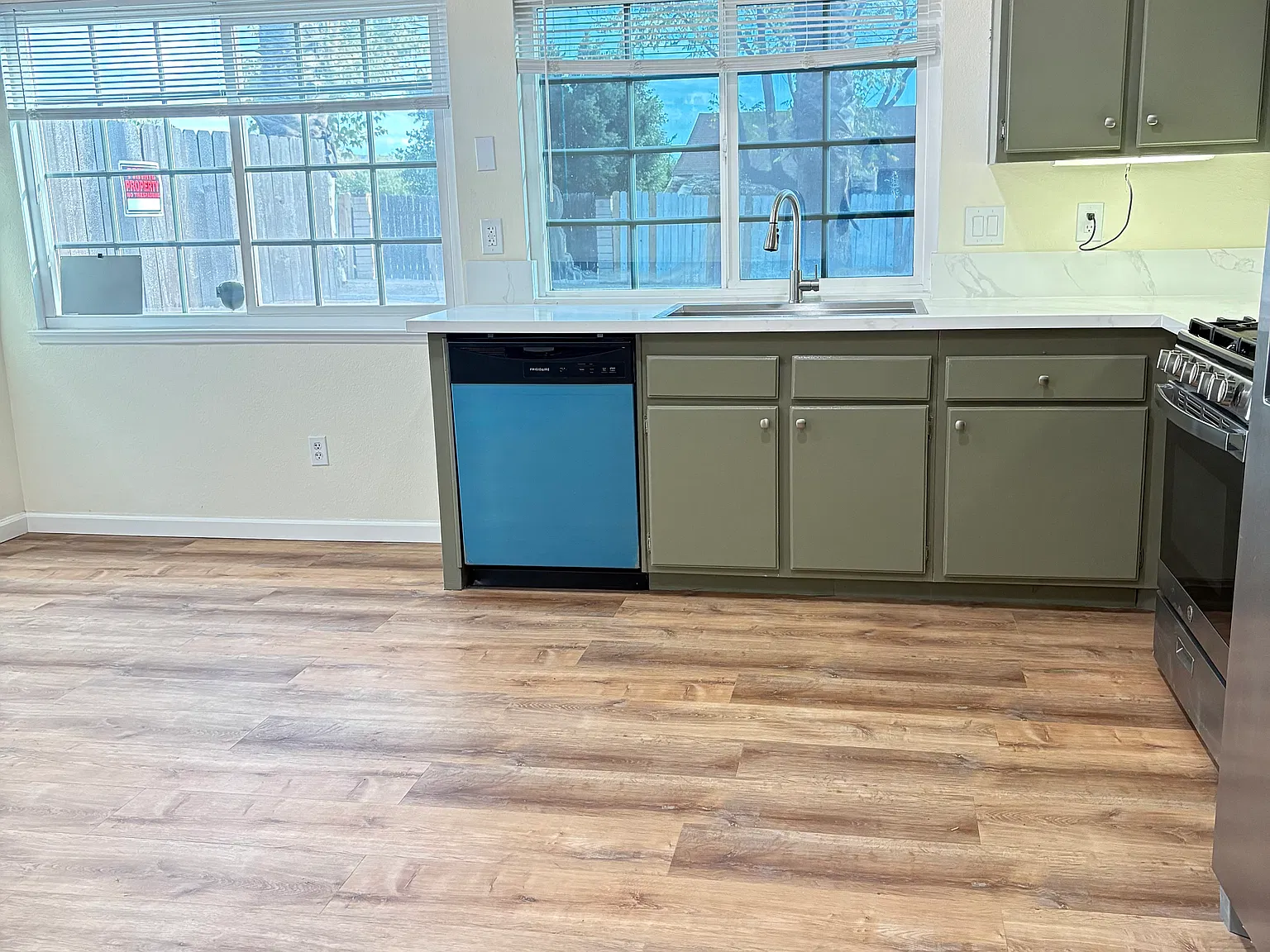 3 bed, 1100 sqft, $2,850 — Photo 3