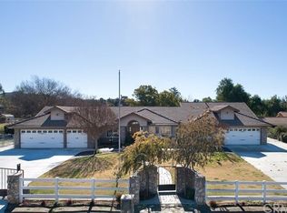 17055 Owl Tree Rd, Riverside, CA 92504