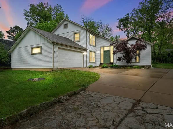 5 Picardy Dr, Lake Saint Louis, MO 63367