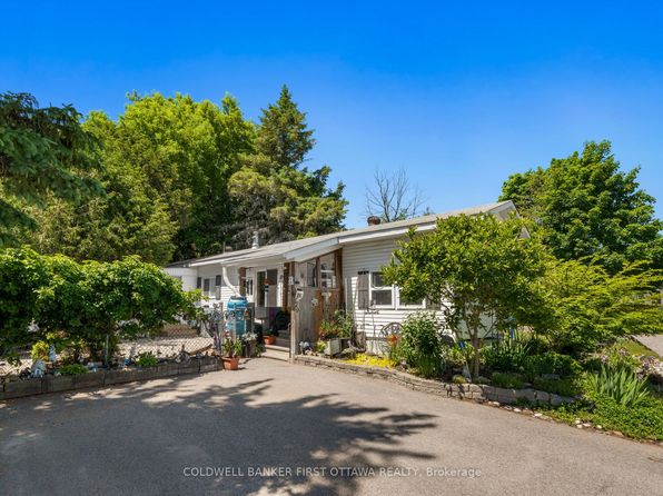 29 Cloverloft Ct, Ottawa, ON K2S 1T3