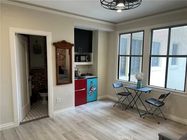 315 W 3rd St #5A, Long Beach, CA 90802