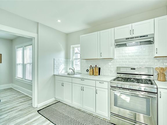 5th image of 110 Saint Casimir St