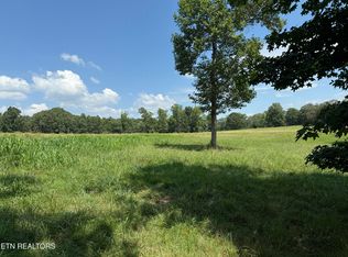 121 Padstow Ln, Lenoir City, TN 37772