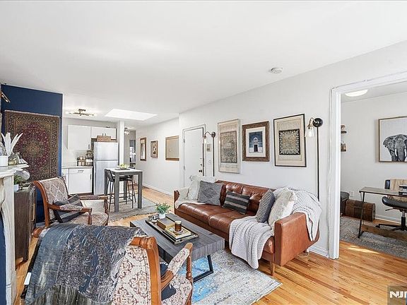 5th image of 77 Garden St APT 5