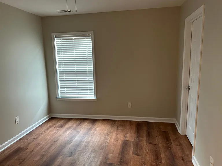 213 Seymour Pl — Photo 21
