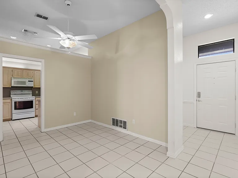 4820 Ashworth Ct — Photo 13