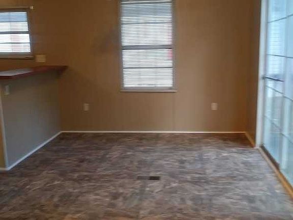 5th image of 235 Fairlane Dr