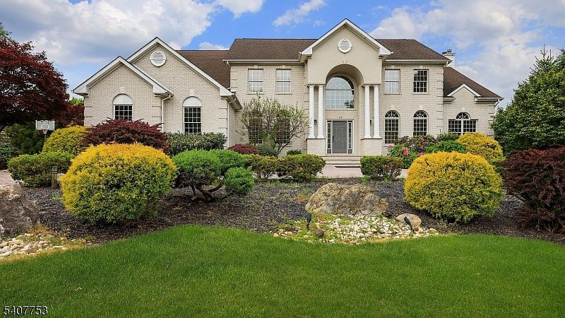 1st image of 57 Briarwood Dr