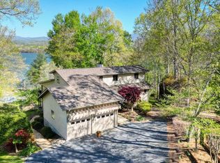 181 Chatuge Cove Dr, Hayesville, NC 28904