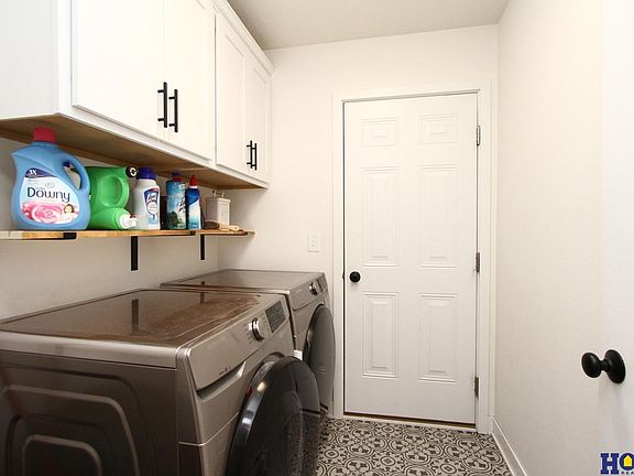 5th image of 4120 W Hub Hall Dr