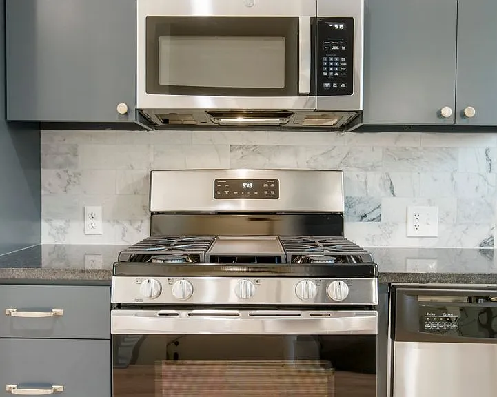 Quaker Condos - $300 Off Immediate Move-Ins! — Photo 32