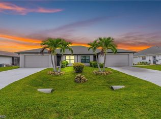 3509 SE Santa Barbara Pl, Cape Coral, FL 33914
