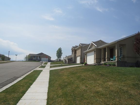 4th image of 4153 S Catalina Way
