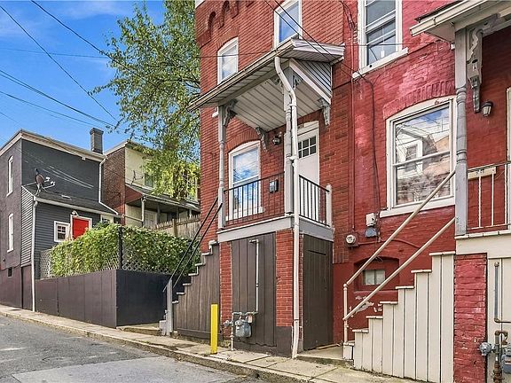 4th image of 932 Mechanic St