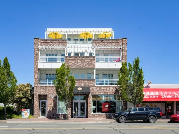 2348 Beacon Ave #401, Sidney, BC V8L 1X3