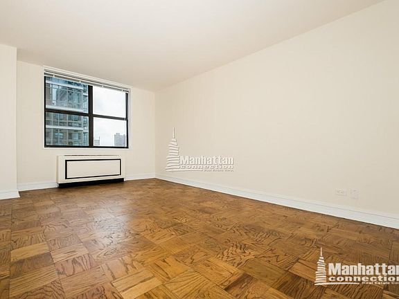 3rd image of 400 E 71st St APT 21K