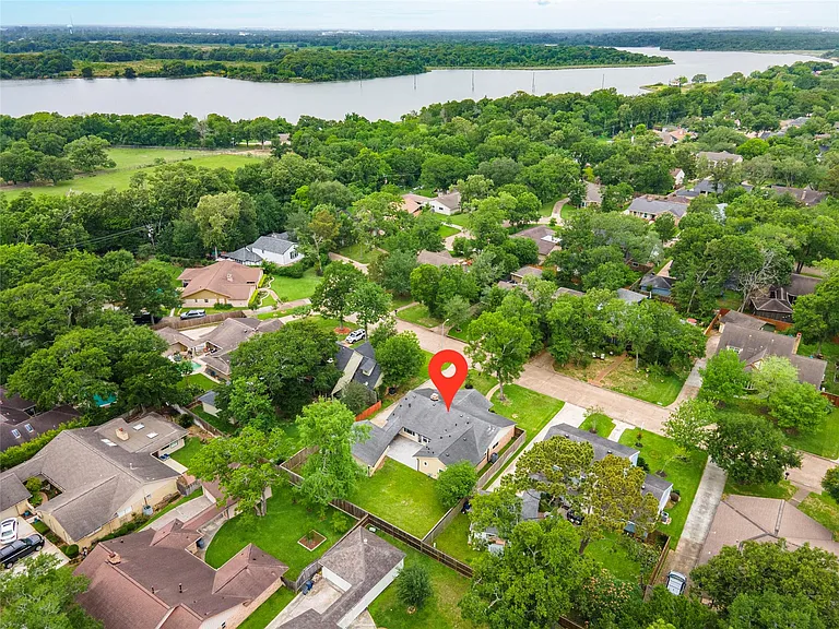 4034 Shady Springs Dr — Photo 41