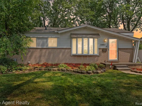 11857 Harold St, Warren, MI 48089