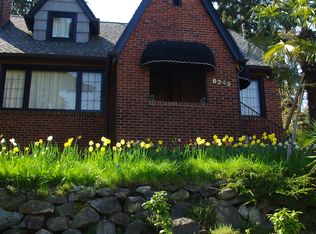 8249 16th Ave NE, Seattle, WA 98115