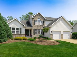 36265 Sandy Knoll Dr, Eastlake, OH 44095