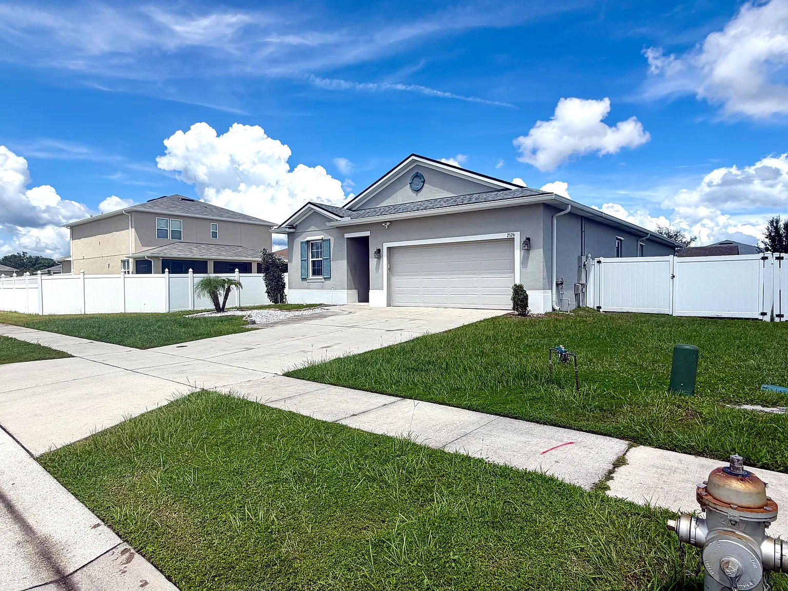 4 bed, 1843 sqft, $2,395 — Photo 2