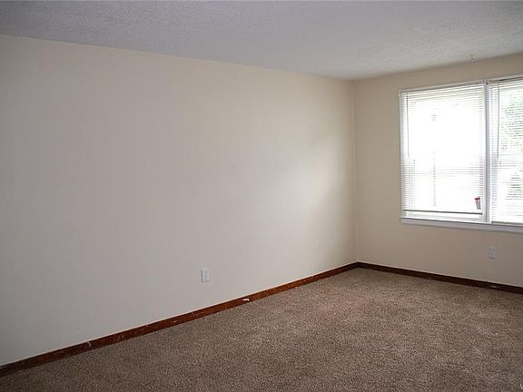 2nd image of 869 Highland Ave