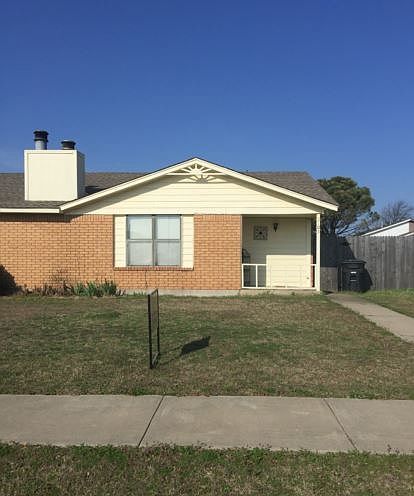 1st image of 2105 Goodrich Dr
