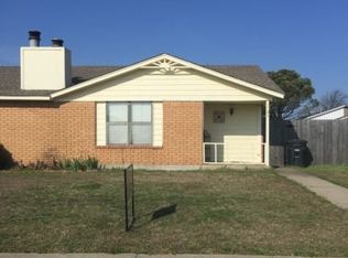 2105 Goodrich Dr, Moore, OK 73170