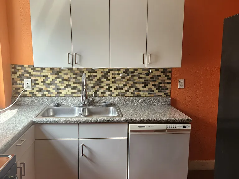 4175 Hamilton Ave #2 — Photo 14