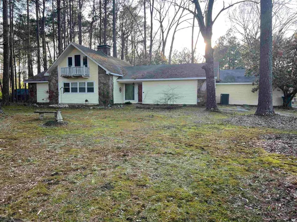 8440 Victoria Dr, Pine Bluff, AR 71603