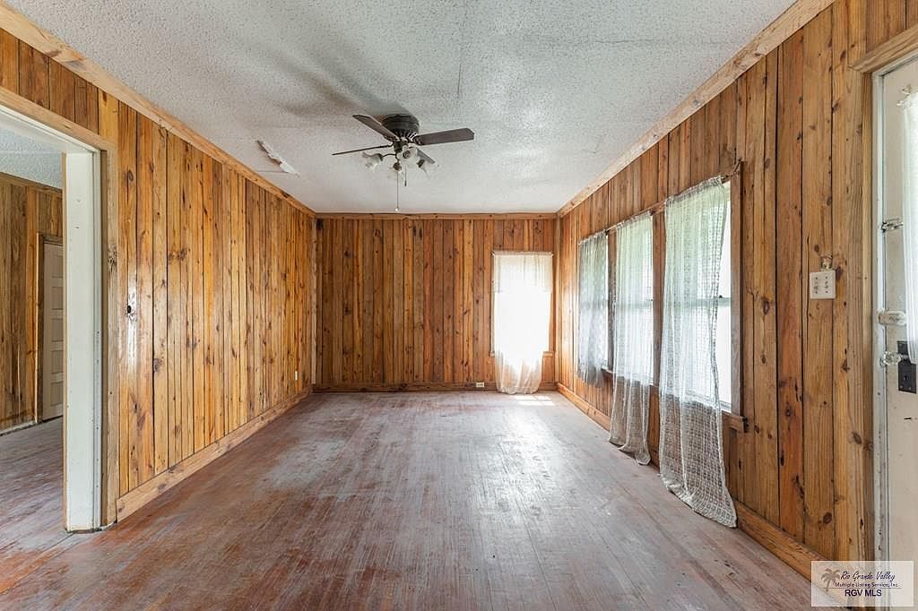 c. 1920 Small Fixer Upper For Sale in Combes, TX. 89K Sold Old