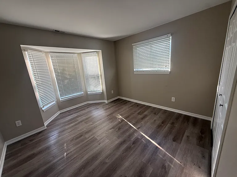 Lakepointe Dr — Photo 30