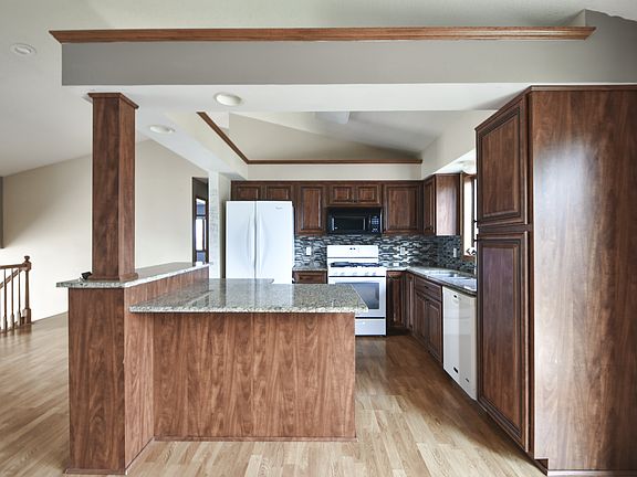 5th image of 1002 W 2nd St