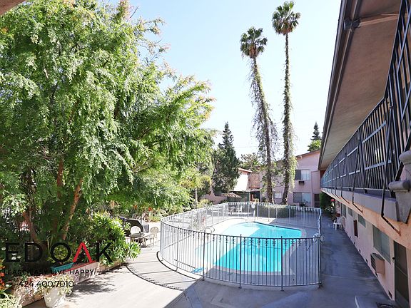 3rd image of 12731 1/4 Moorpark St #3